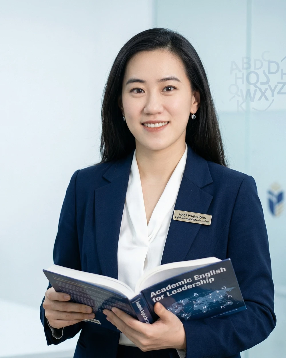 Cô Phạm Hồng Nhung